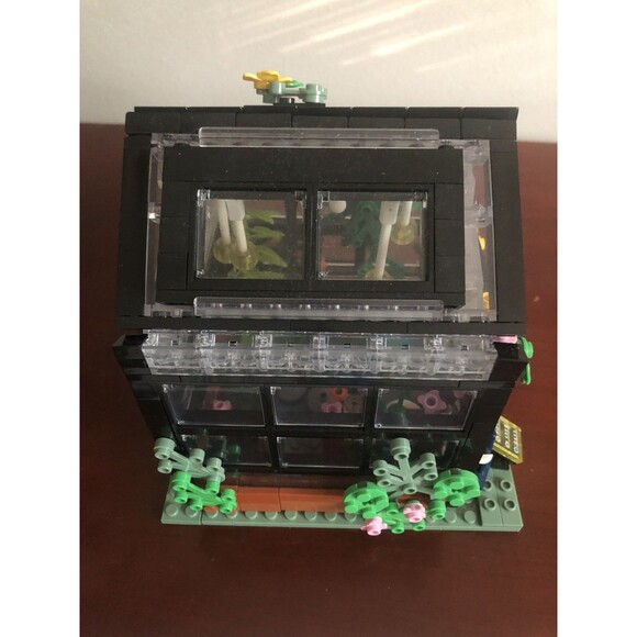 Dream Cottage Flower Shop FC8501 Building Preassembled Selling As Parts Only - Picture 5 of 7